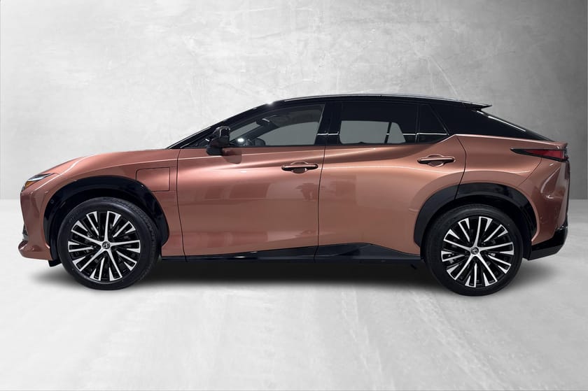 Bilde 2 av Lexus RZ 450e Krok/ Førerassistent/Kamera/Nybil garanti/Godt utstyrt