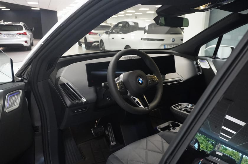 Bild 4 av BMW iX xDrive60 M Sport Pro Supercharged Ed DA Pro B W