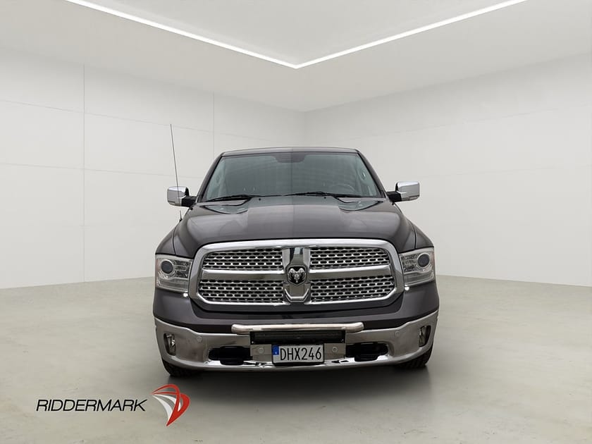 Bild 5 av RAM 1500 Crew Cab Dodge Laramie 5.7 4x4 Drag Luft Rambox Skinn Moms