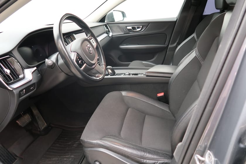 Bild 4 av Volvo V60 B4 Diesel Momentum Advanced SE, Drag
