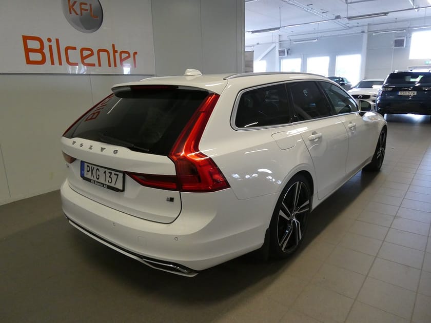 Bild 4 av Volvo V90 D3 AWD R-Design *Ny kamrem Navi-Värmare-Rattvärme-SoV