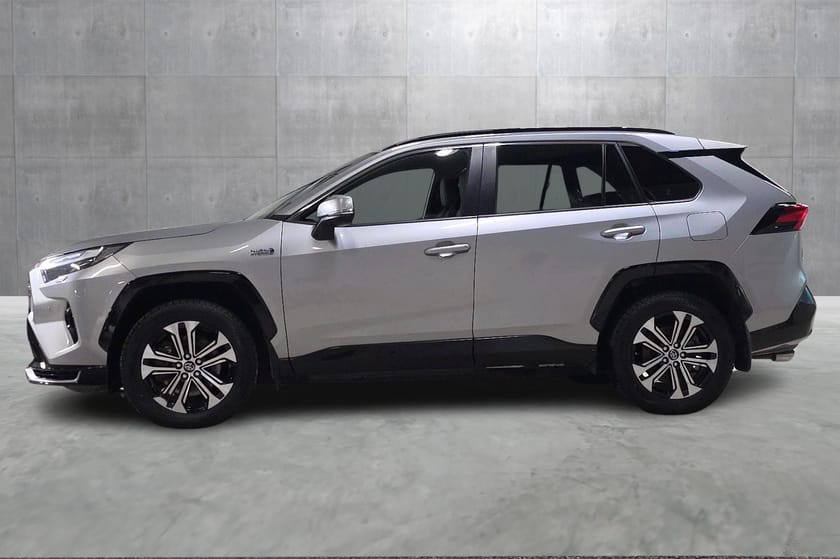 Bilde 2 av Toyota RAV4 Plug-in Hybrid Active Tech AWD-i I 75 km WLTP