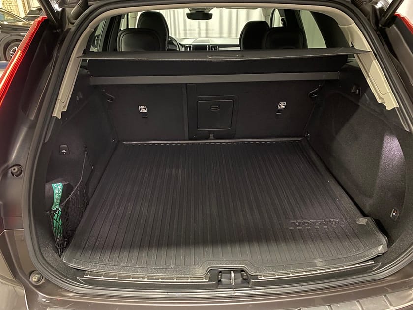 Bild 4 av Volvo XC60 B4 AWD Momentum Advanced Edition II Drag