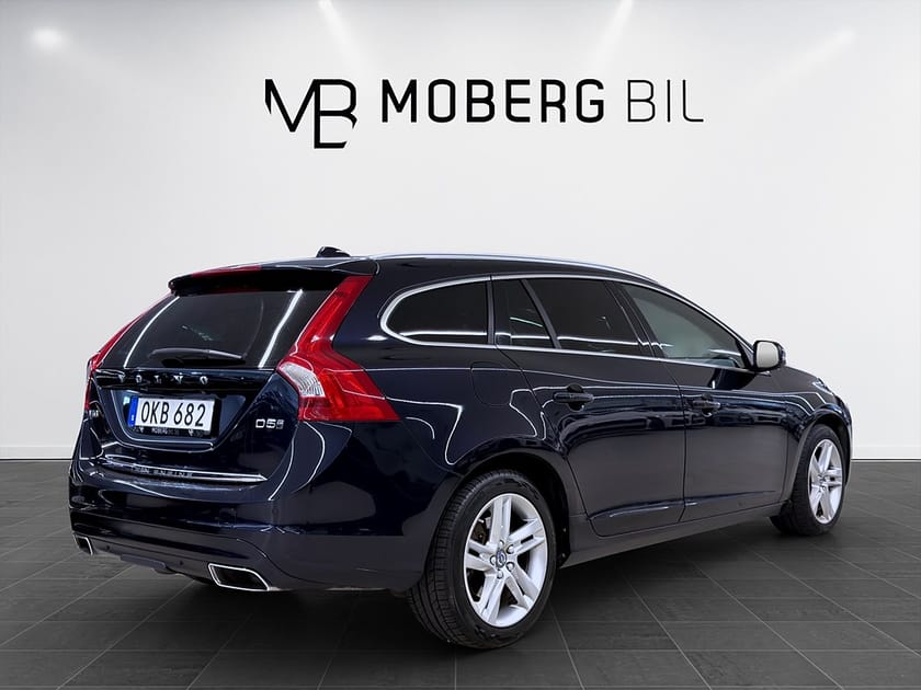 Bild 4 av Volvo V60 D5 PHEV AWD 231hk Summum Drag Navi B-Kamera PDC