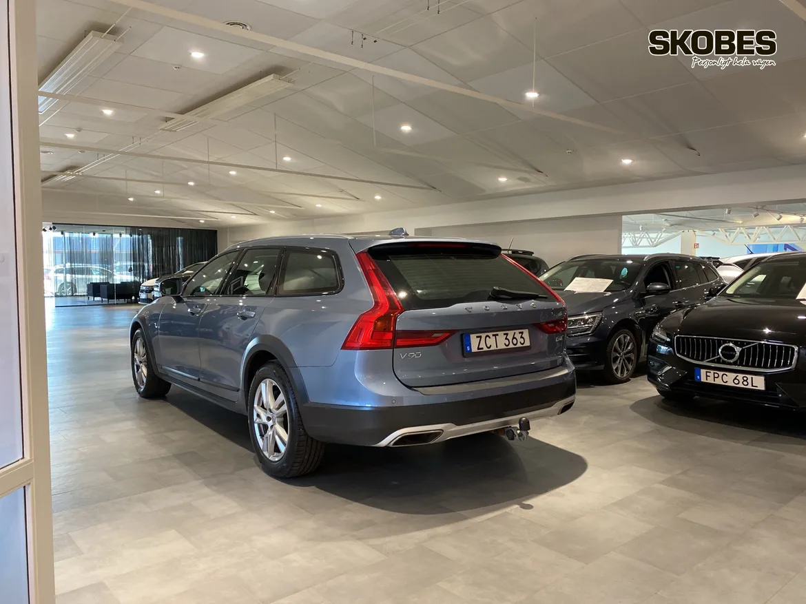 Volvo V90 Cross Country