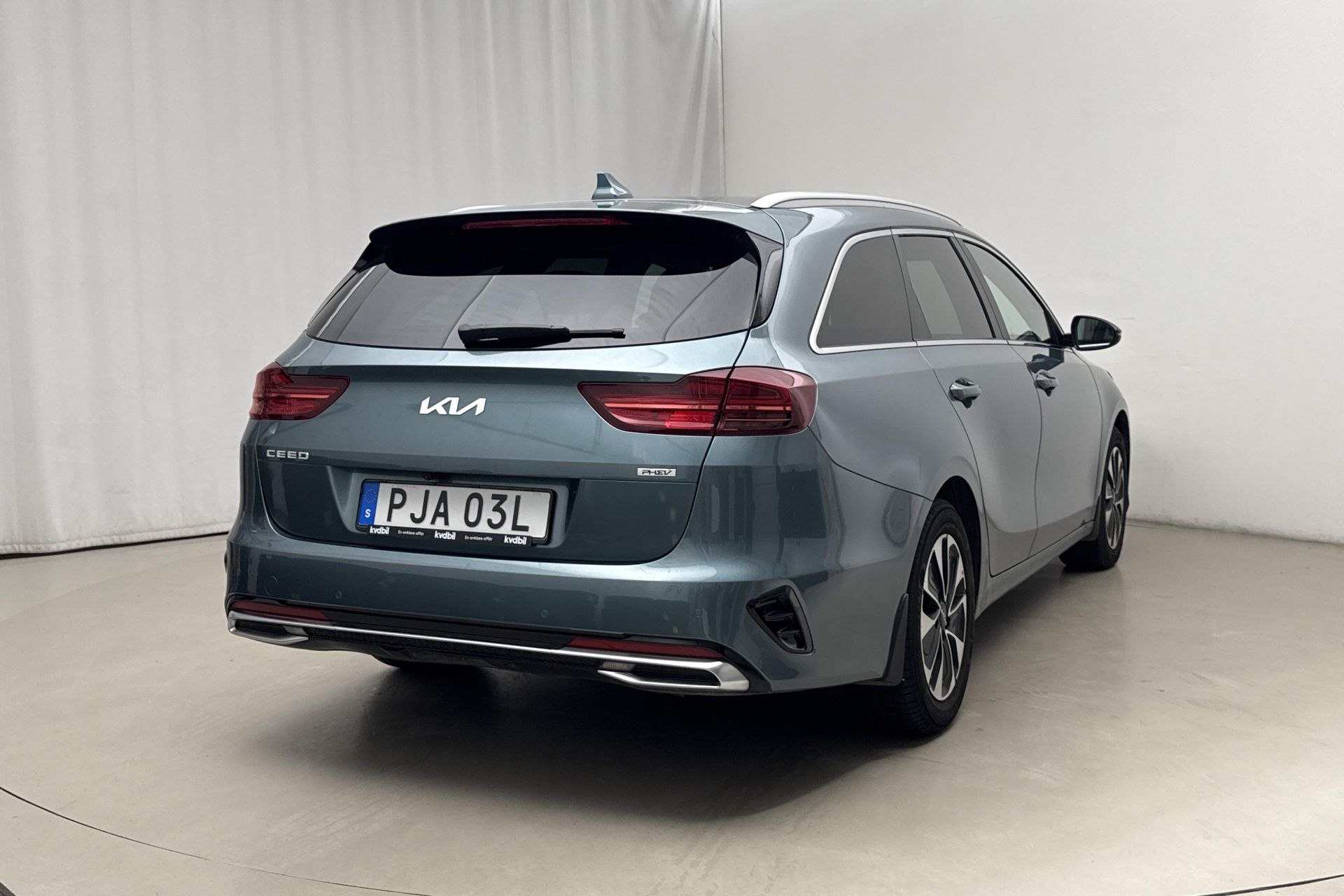 Kia Ceed Sportswagon Plug-in Hybrid 2023, photo 3/10
