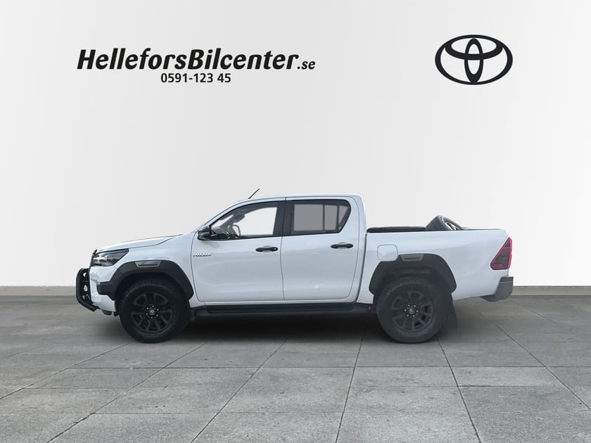 Bild 3 av Toyota Hilux Dubbelhytt 2,8 AUT Invincible Webasto Skinn Carplay Vhjul JBL