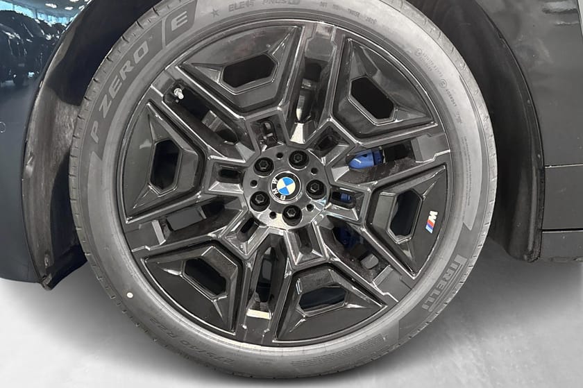 Bilde 5 av BMW iX xDrive60 Supercharged,B&W,Luft,skinn