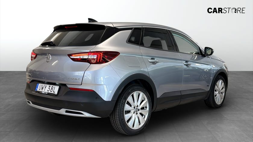 Bild 2 av Opel Grandland Hybrid4 300 Innovation 300hk / Kamera / CarPlay