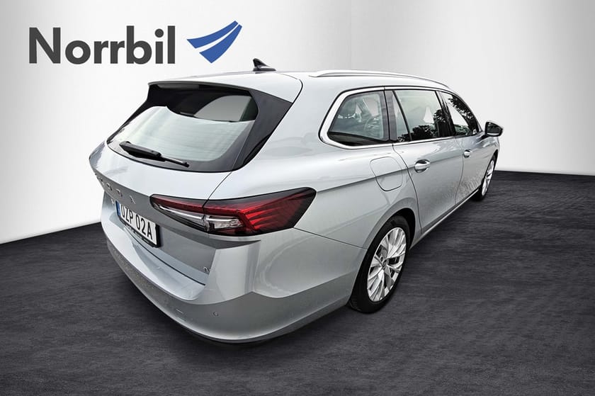 Bild 5 av Škoda Superb iV Kombi Selection TSI 204 Drag Värmare