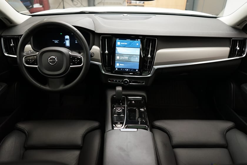 Bild 5 av Volvo V90 Recharge T6 Plus Bright Edition, Taklucka, Navigation, HarmanKardon PremiumSound, Dragkrok
