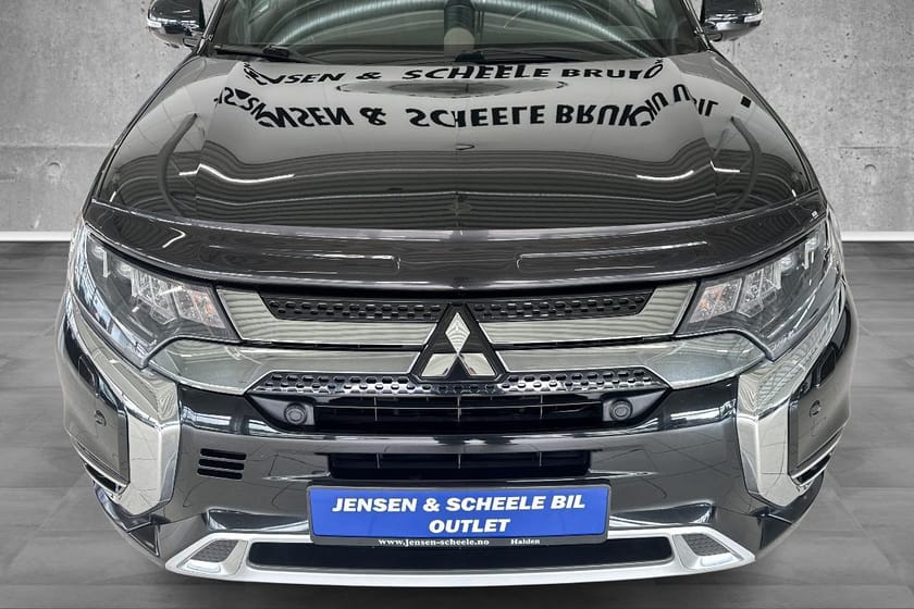 Bilde 3 av Mitsubishi Outlander PHEV Instyle+. R-Kamera, 360 kamera, Krok, DAB, Klima.