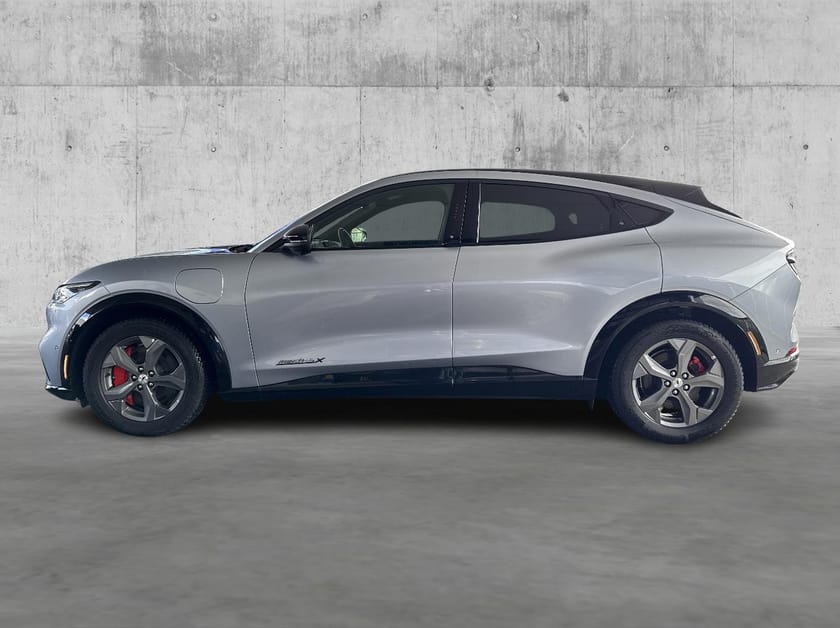 Bilde 2 av Ford Mustang Mach-E Long Range AWD 540WLTP , B&O , 360kam, El.seter++