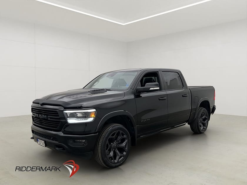 Bild 1 av RAM 1500 Crew Cab Dodge Laramie Night 5.7 4x4 Drag Luft H/K Pano Moms