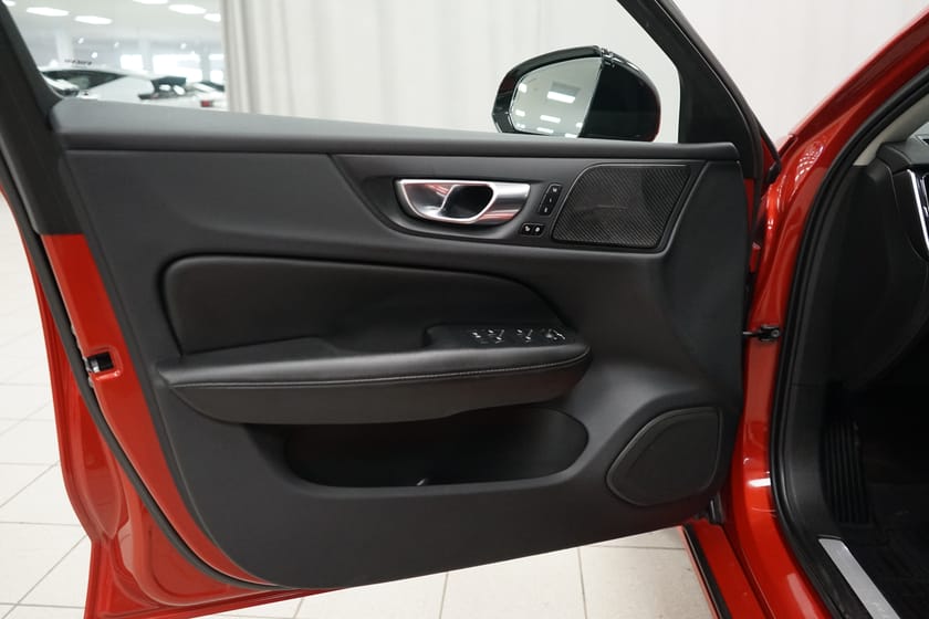 Bild 5 av Volvo V60 Recharge T8 Plus Dark | 360| HarmanKardon |