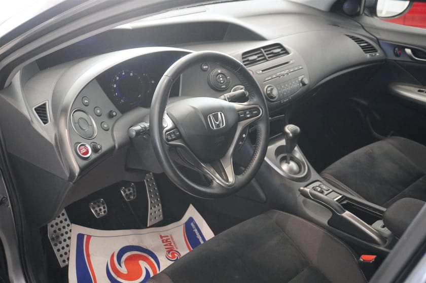 Bild 2 av Honda Civic 5-Dörrar 1.8 i-VTEC Sport 140hk