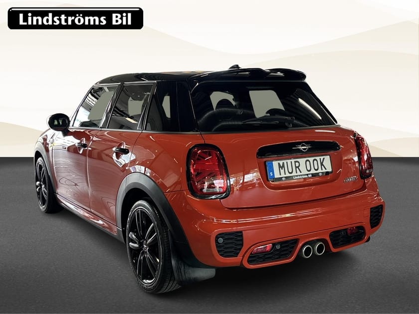 Bild 4 av MINI Cooper S 2.0 DCT JohnCooper Works Sommar/Vinterhjul