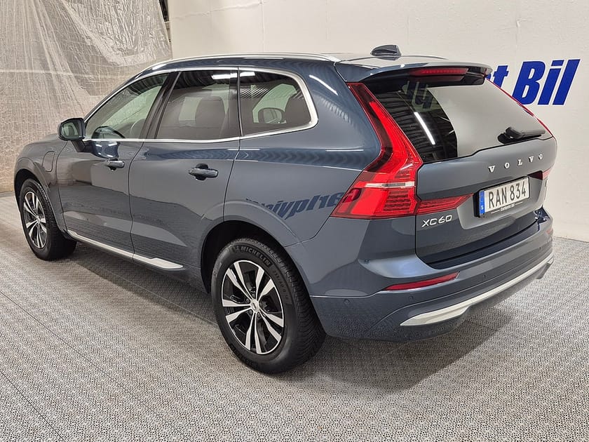 Bild 3 av Volvo XC60 T6 Recharge Core Bright plug in AWD 350HK 4x4 Panorama