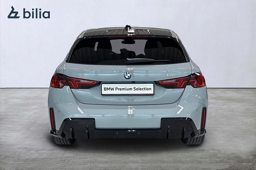 Bild 3 av BMW 120 Aut M-Sport| H&K | Rattvärme | Backamera | Tonade rutor
