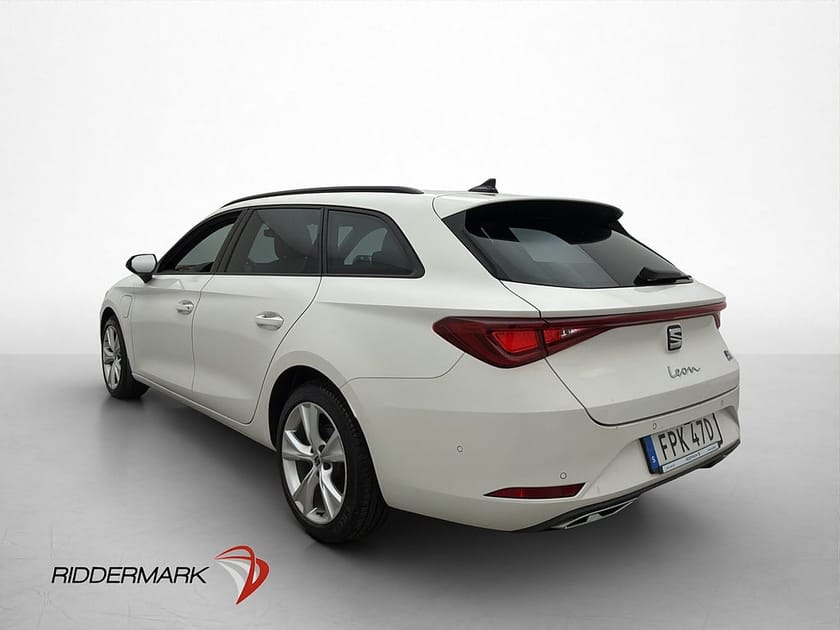 Bild 5 av SEAT León Sportstourer e-Hybrid ST 204hk Cockpit Drag Kamera Sensorer
