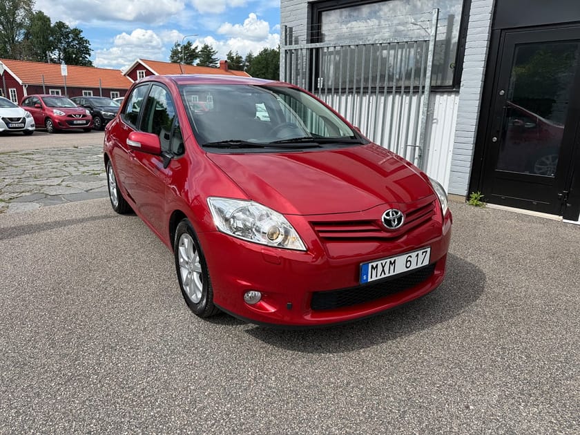 Bild 1 av Toyota Auris 1.6 132HK PLUS 5-D / AUTOMAT / VÄRMARE
