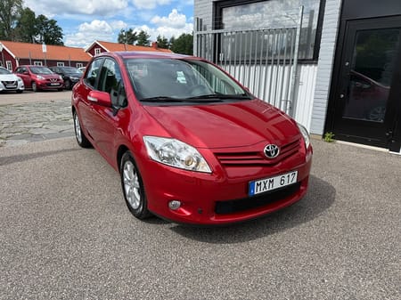 Toyota Auris 1.6 132HK PLUS 5-D / AUTOMAT / VÄRMARE