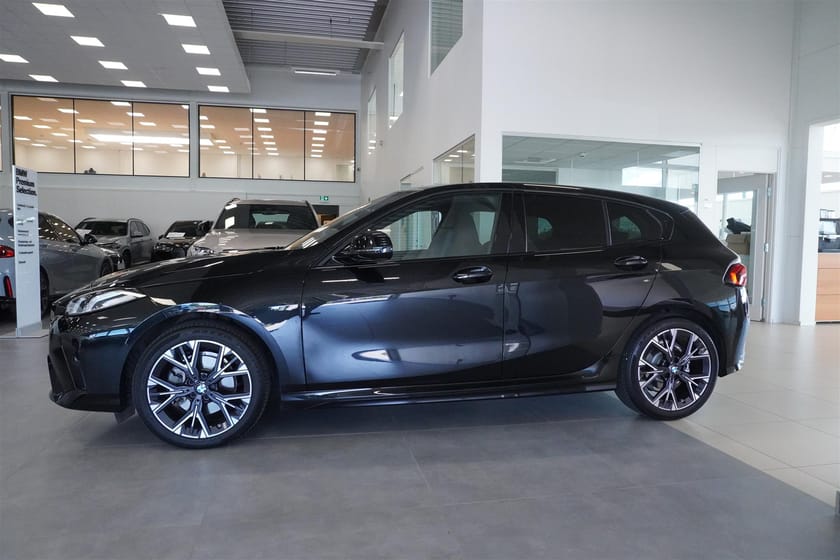 Bild 3 av BMW 120 M Sport Tonade Rutor Rattvärme