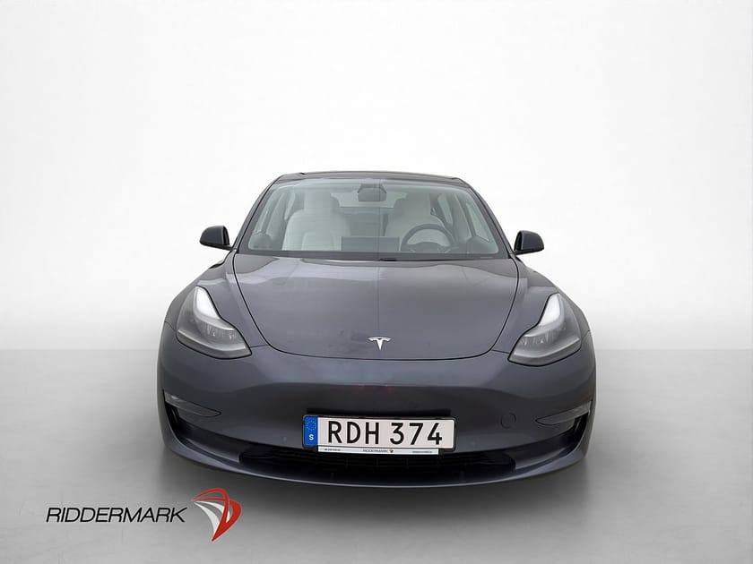 Bild 3 av Tesla Model 3 Performance Ljus interiör Autopilot Svensksåld