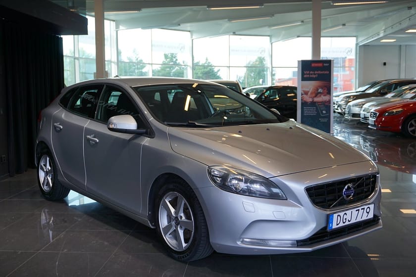 Bild 2 av Volvo V40 D2 115hk Your Kinetic Ac Svensksåld