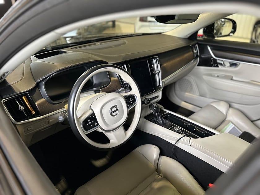 Bild 2 av Volvo V90 Cross Country D5 AWD Geartronic Inscription Pro/Panorama /HUD/HK/Drag