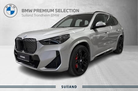 BMW iX1 xDrive30 M-sport pro / Adaptiv M-Chassi / Harman / HUD