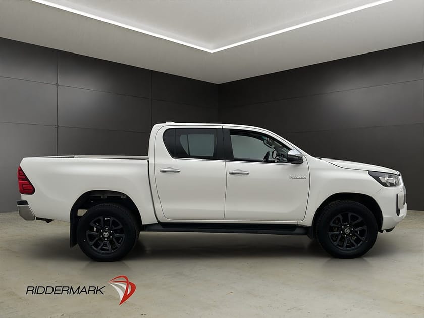Bild 2 av Toyota Hilux Dubbelhytt Hero 2.4 AWD M/K-Värmare Drag Kamera Diff Moms