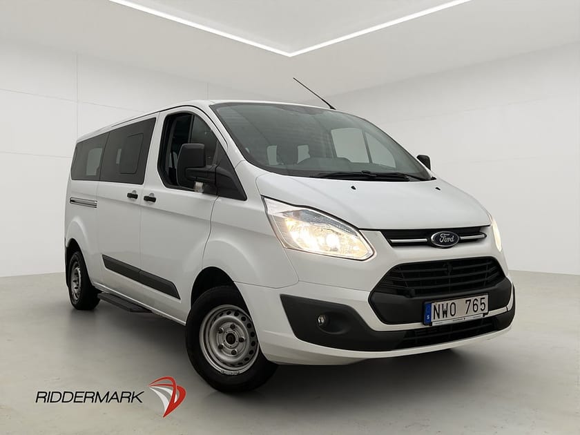 Bild 1 av Ford Tourneo Custom 300 Lång 2.2TDCi Värmare Dragkrok 8-Sits
