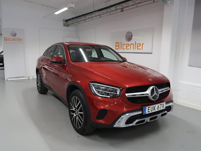 Bild 3 av Mercedes-Benz GLC 300 e Coupé 4MATIC EXCLUSIVE V-Däck ingår 360°-Burmeste