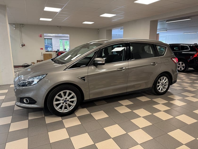 Bild 2 av Ford S-Max 1.5 EcoBoost Business 7-sits Drag App-Connect Värmare