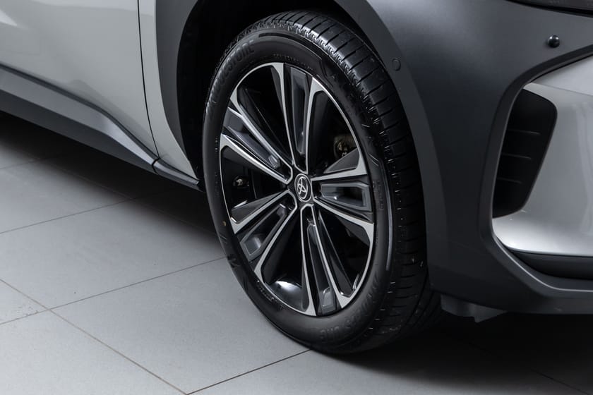 Bilde 3 av Toyota bZ4X Executive-Glasstak-Skinn