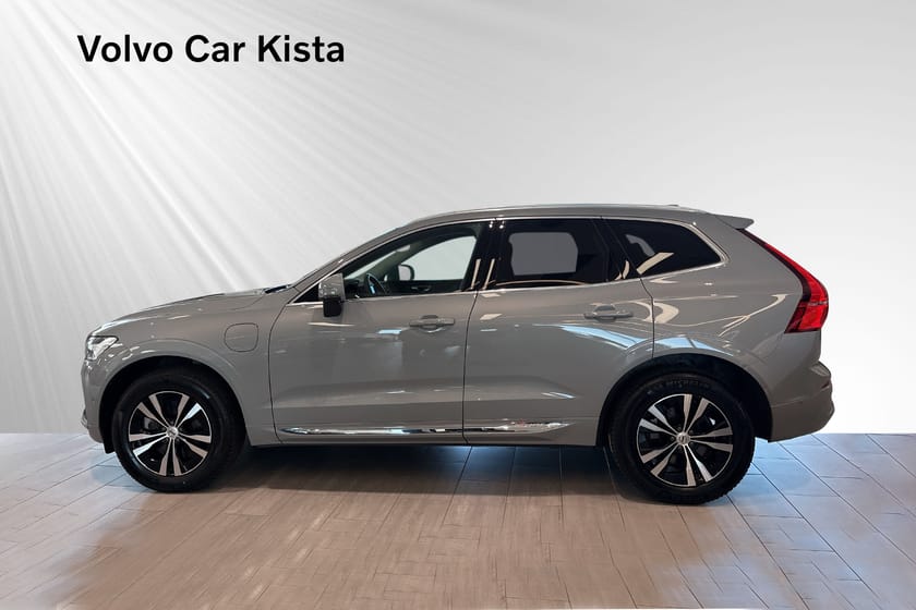Bild 3 av Volvo XC60 Recharge T6 II Core Edition Drag Pano 360Kam