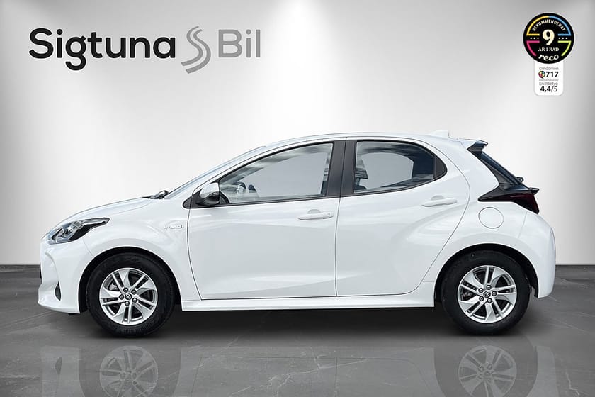 Bild 2 av Toyota Yaris Hybrid CVT Active / Backkamera / Värmare / Moms