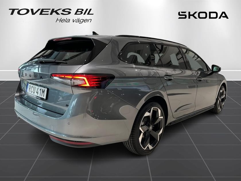 Bild 4 av Škoda Superb iV Kombi Sportline 1,5 TSI 204hk Läder / Canton