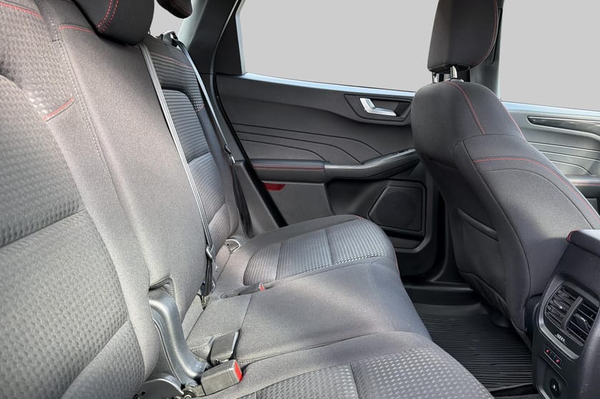 Bild 5 av Ford Kuga Hybrid E85 AWD ST-Line M-Värmare Kamera Drag