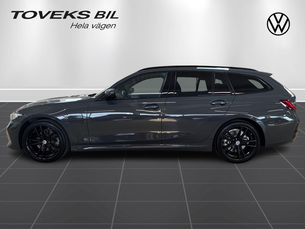 BMW BMW 330e xDrive Touring — bild 6