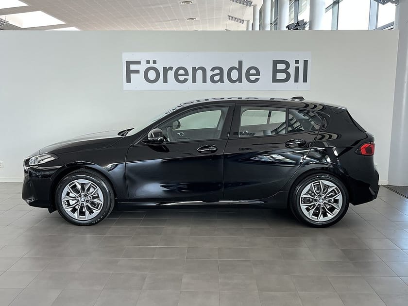 Bild 3 av BMW 120 PRIVATLEASING fr. 2.995kr/mån Auto 17" Park Assist