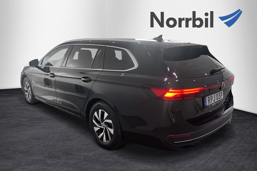 Bild 4 av Volkswagen Passat Sportscombi Business eTSI 150 Drag Värmare