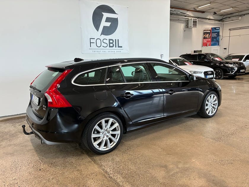 Bild 3 av Volvo V60 D4 AWD Automat R-Design Värmare Drag Helskinn BT SoV