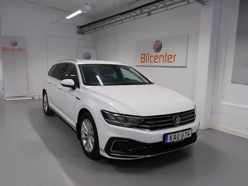 Bild 3 av Volkswagen Passat Sportscombi GTE 1.4 TSI V-Däck ingår Skinn-Drag-Kamera-Värmare-Navi