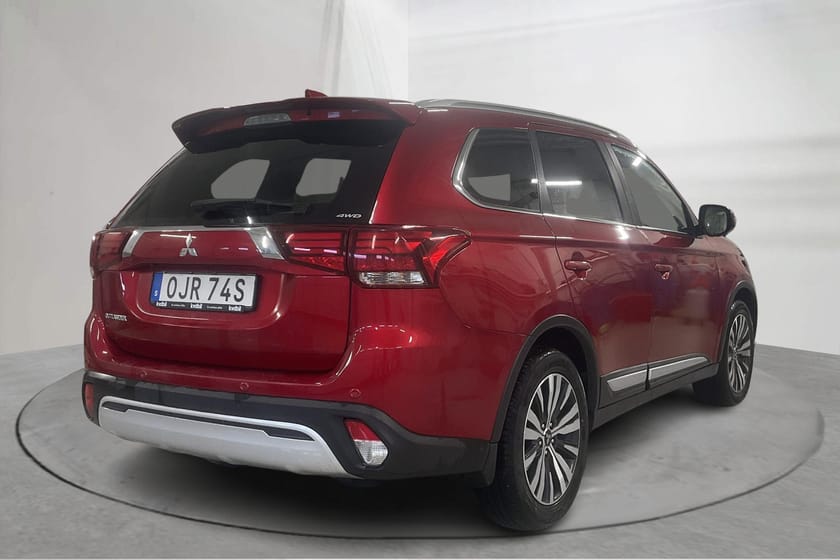 Bild 3 av Mitsubishi Outlander 2.0 4WD 150hk Business Läder 360°-kamera