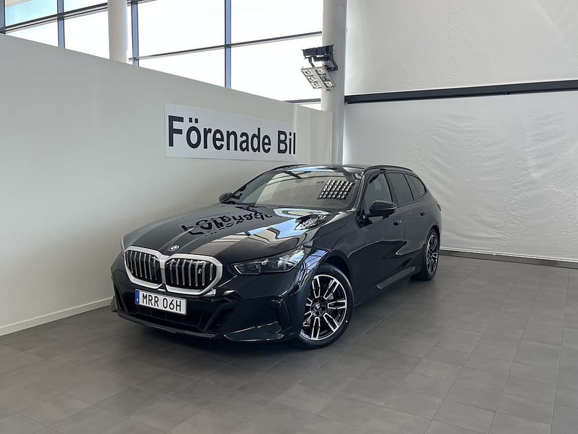Bild 1 av BMW i5 xDrive40 Touring xDrive M Sport Comfort Access Drag Rattvärme