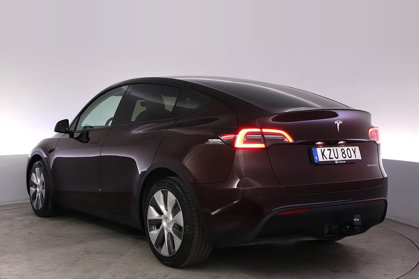 Bild 4 av Tesla Model Y Long Range AWD Autopilot Pano Drag