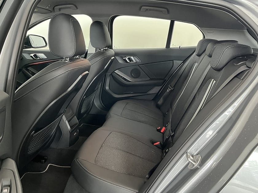 Bild 5 av BMW 118i 118 4,95% ränta Sportline PDC Nav Sportstolar