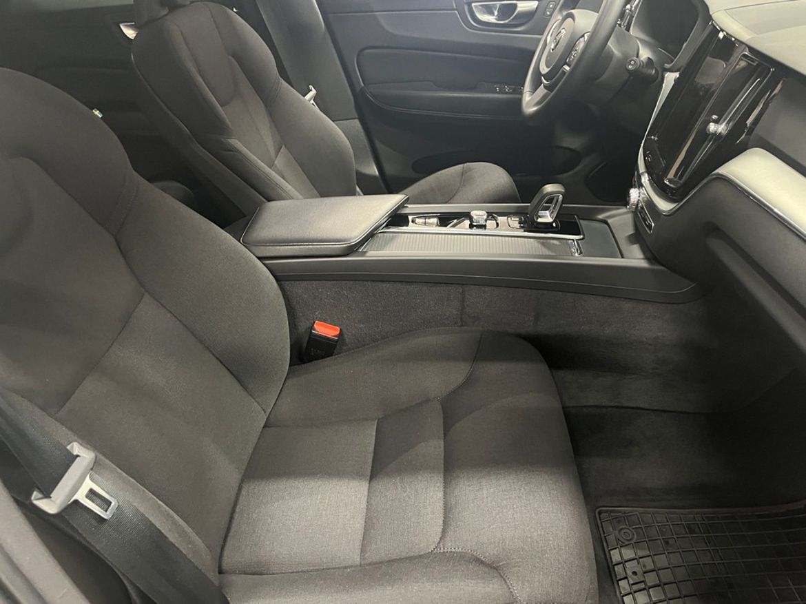 Volvo XC60 2022 - miniatyr 9